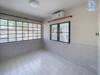 *****บ้านเดี่ยวมือสองย่านนนทบุรี ม. ศราวัณวิลล์ แจ้งวัฒนะ บนเนื้อที่ 54 ตร.ว. ฟังก์ชัน 4 ห้องนอน 3 ห้องน้ำ 3 ที่จอดรถ บ้านรีโนเวทใหม่ สภาพสวยพร้อมอยู่ แถมเครื่องปรับอากาศ บนทำเลเชื่อมต่อทุกการเดินทาง ใกล้รถไฟฟ้าสายสีชมพู "สถานีแจ้งวัฒนะ-ปากเกร็ด" และทางด่วน "ศรีรัช"